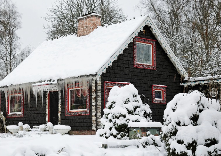 冬季房屋维护,排水沟检查,地基裂缝,阁楼漏水