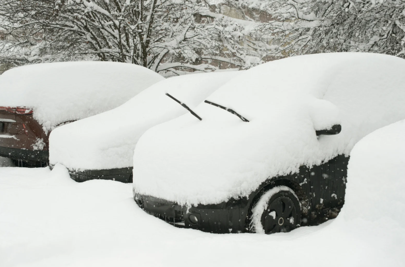 雪后车辆检查,轮胎胎压,汽车电池,排气管安全