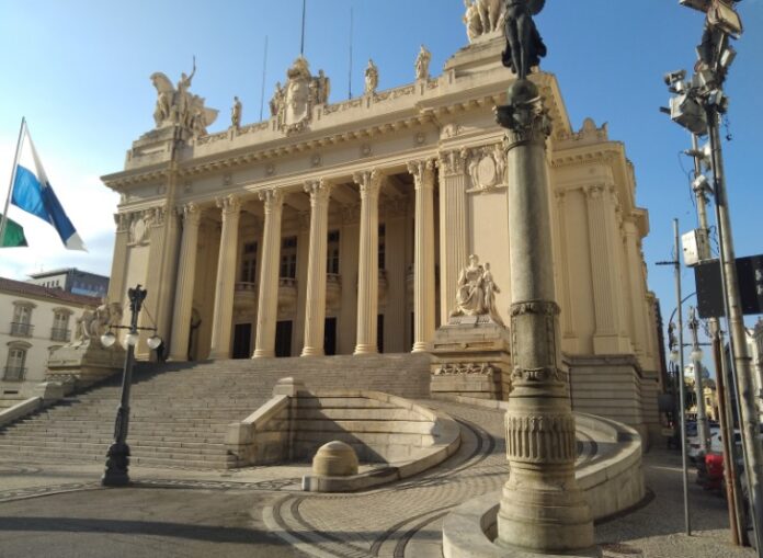 金融诈骗举报流程, 银行欺诈调查, 在线诈骗投诉, 消费者权益保护